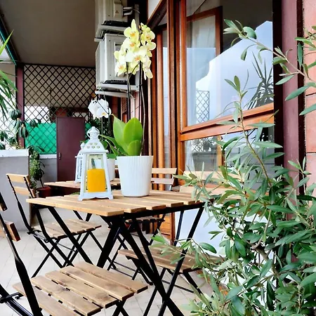 Apartment Ych-trastevere Cozy Flat For 8 People Rome
