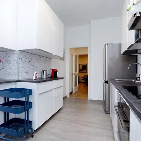 Apartment Ych-trastevere Cozy Flat For 8 People Rome